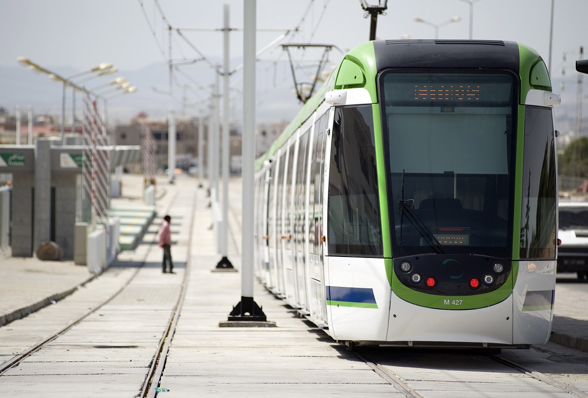 metro-metropolitana-tram-treno-auto-