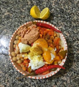 A bowl of Tunisian Lablabi